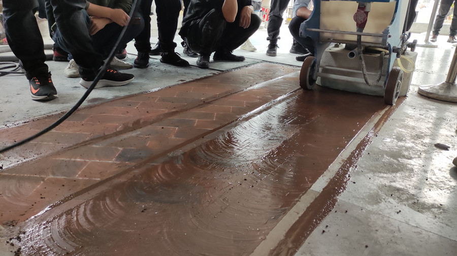 红砖地面研磨修补