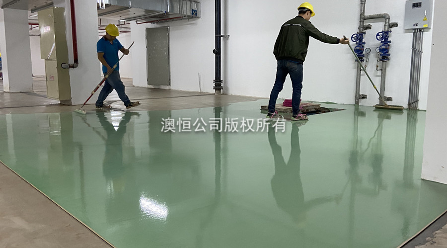 彩色面层自流平水泥的摊铺 彩色面层自流平水泥的摊铺