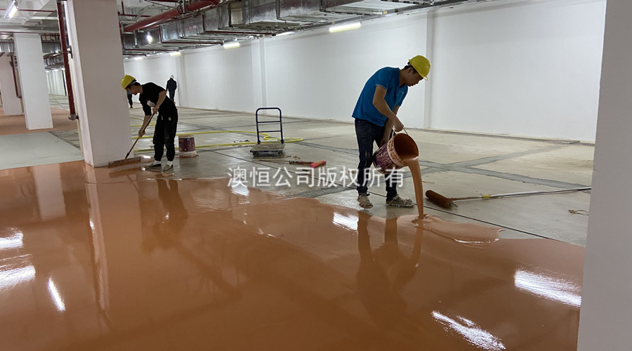 如何摊铺彩色面层自流平水泥 如何摊铺彩色面层自流平水泥