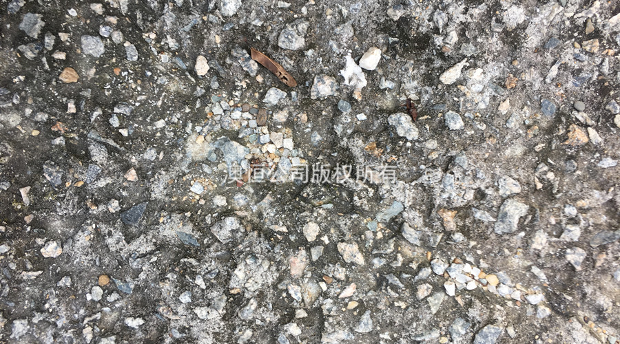 处理前的基础地面 处理前的基础地面